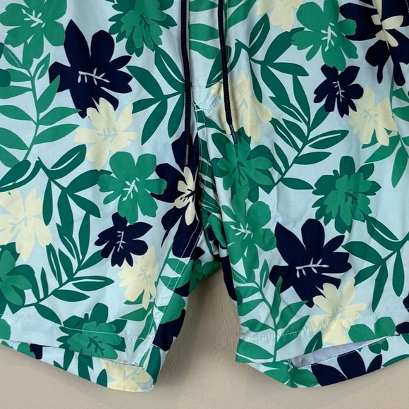 Gap Green/Navy/Yellow Tropical Hawaiian Pool Shorts/Swim Trunks; Size L - Picture 3 of 12